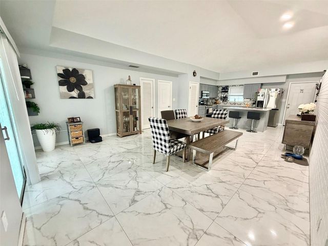 6004 MEMORIAL HIGHWAY, Tampa, FL 33615