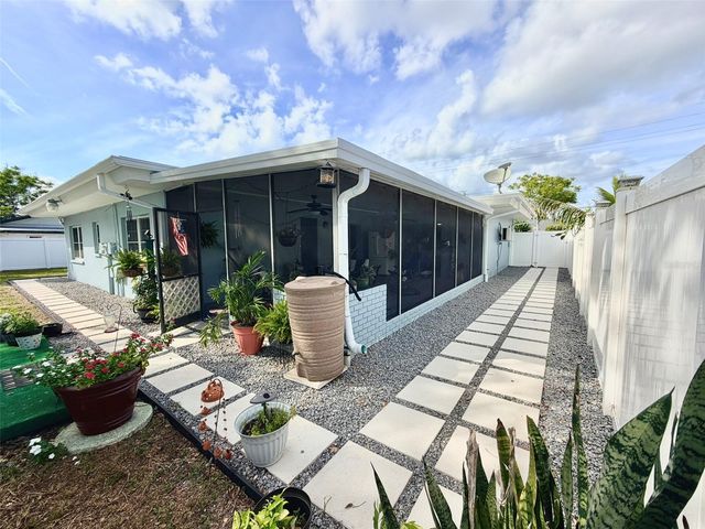 6004 MEMORIAL HIGHWAY, Tampa, FL 33615