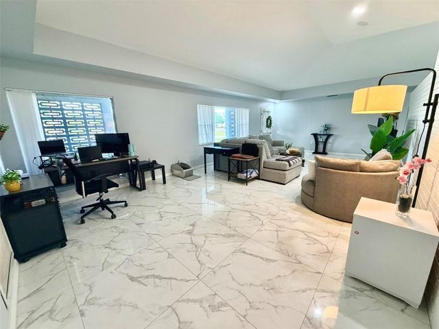 6004 MEMORIAL HIGHWAY, Tampa, FL 33615