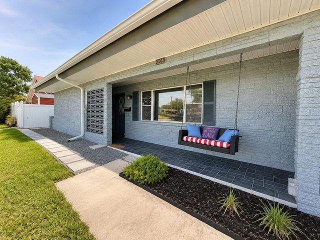 6004 MEMORIAL HIGHWAY, Tampa, FL 33615