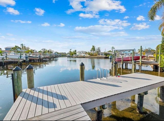 6004 MEMORIAL HIGHWAY, Tampa, FL 33615