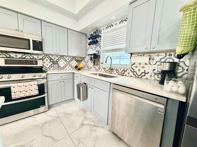 6004 MEMORIAL HIGHWAY, Tampa, FL 33615