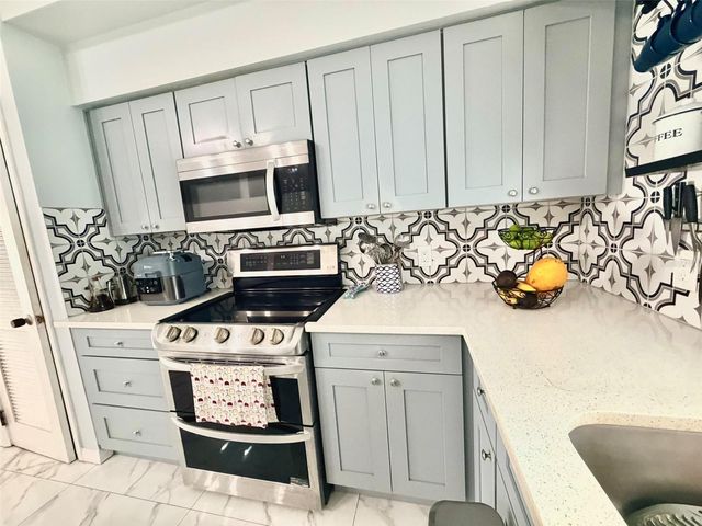 6004 MEMORIAL HIGHWAY, Tampa, FL 33615
