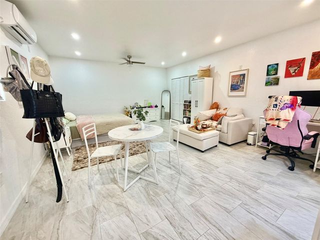 6004 MEMORIAL HIGHWAY, Tampa, FL 33615