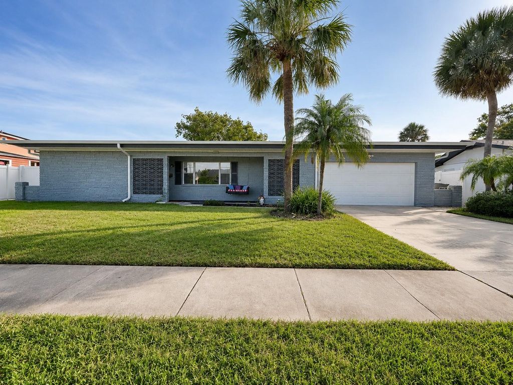 6004 MEMORIAL HIGHWAY, Tampa, FL 33615