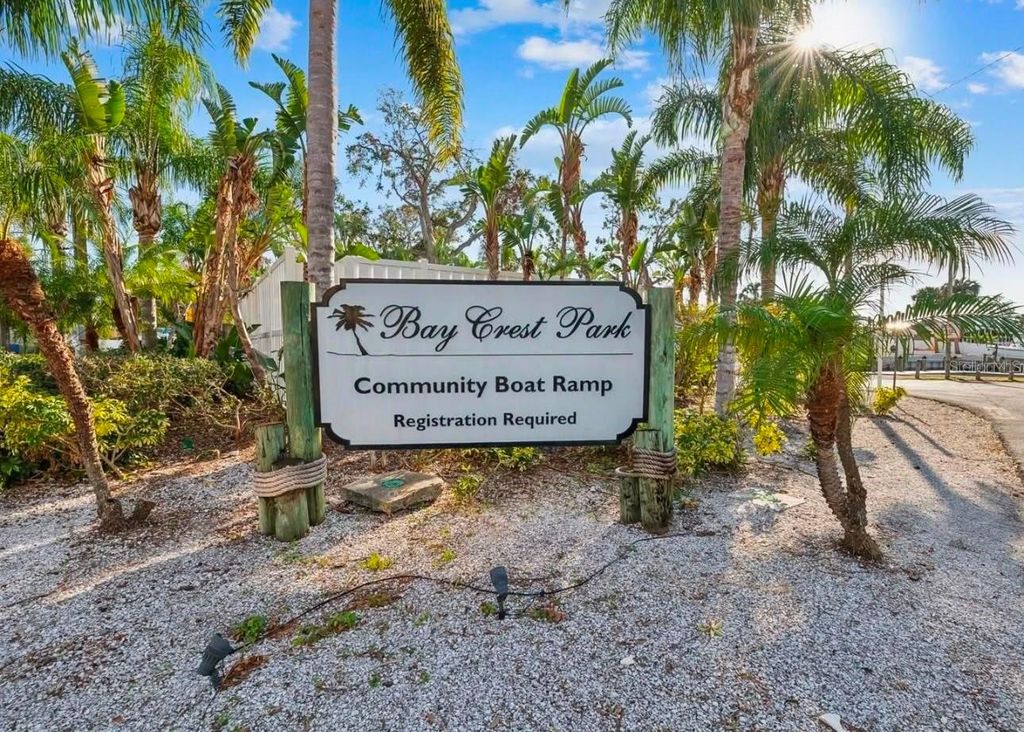 Image 39 of property listing at 6004 MEMORIAL HIGHWAY, Tampa, FL 33615