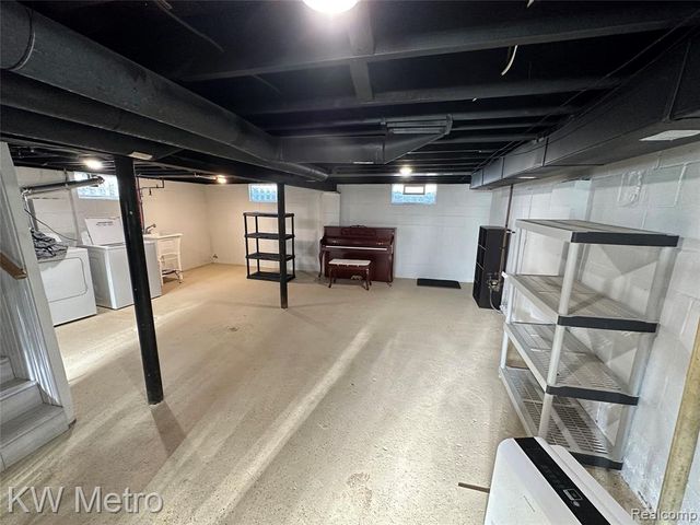 21503 Collingham Avenue, Farmington Hills, MI 48336