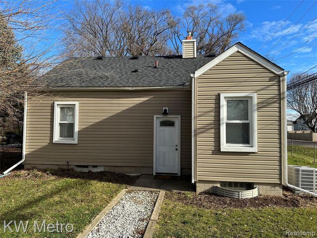 21503 Collingham Avenue, Farmington Hills, MI 48336
