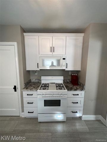 21503 Collingham Avenue, Farmington Hills, MI 48336