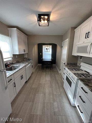 21503 Collingham Avenue, Farmington Hills, MI 48336