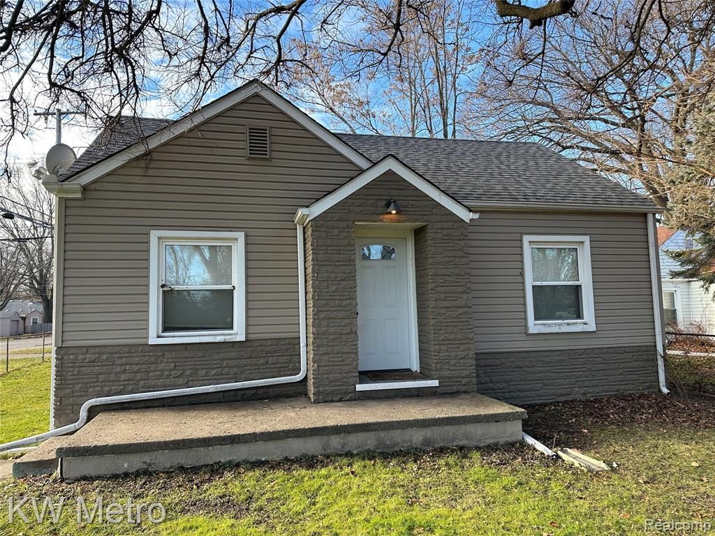 21503 Collingham Avenue, Farmington Hills, MI 48336