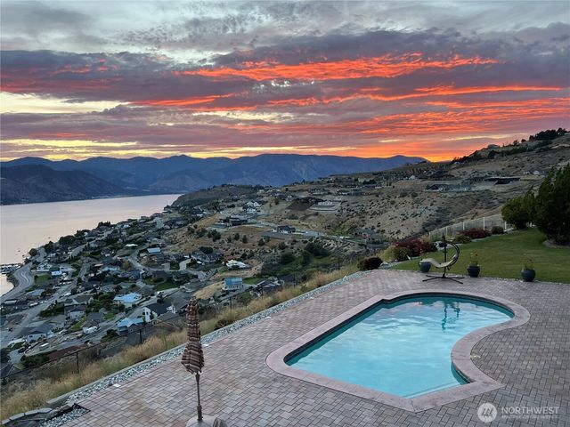 333 Highpoint Place, Chelan, WA 98816