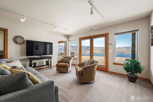 333 Highpoint Place, Chelan, WA 98816