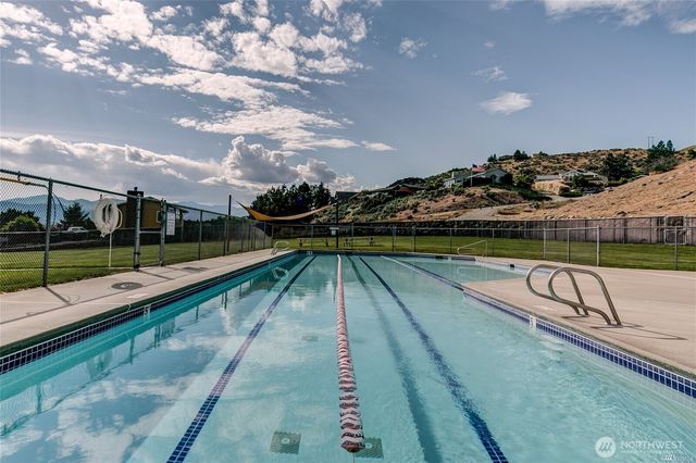 333 Highpoint Place, Chelan, WA 98816