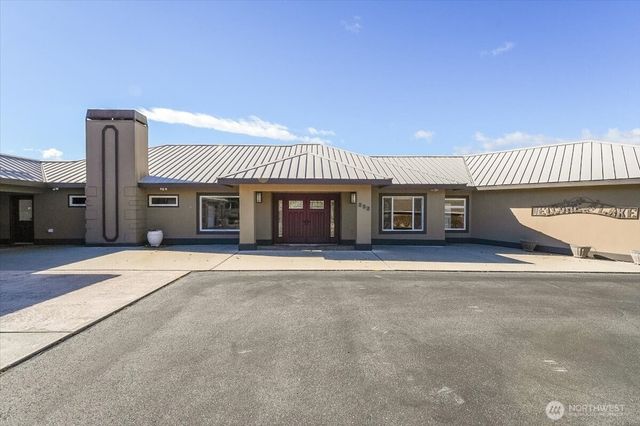 333 Highpoint Place, Chelan, WA 98816