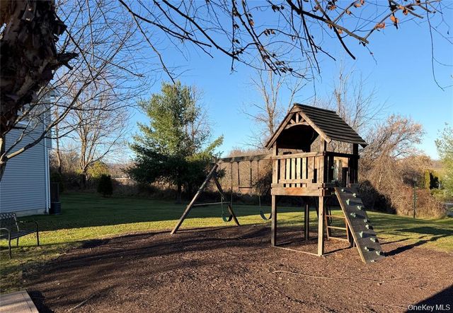 100 Boniface Drive 13B, Pine Bush, NY 12566