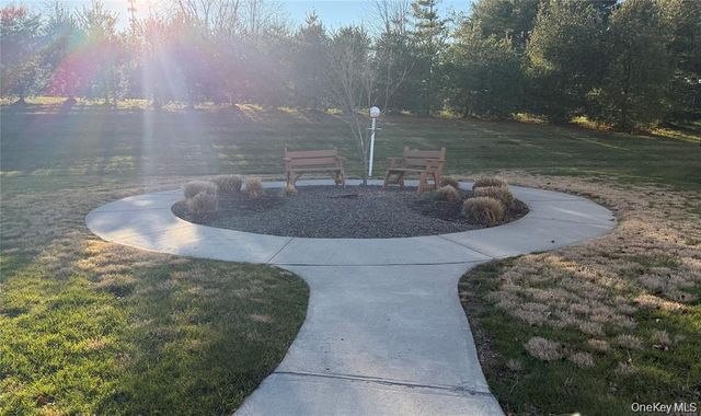 100 Boniface Drive 13B, Pine Bush, NY 12566