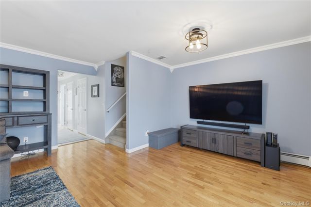 100 Boniface Drive 13B, Pine Bush, NY 12566