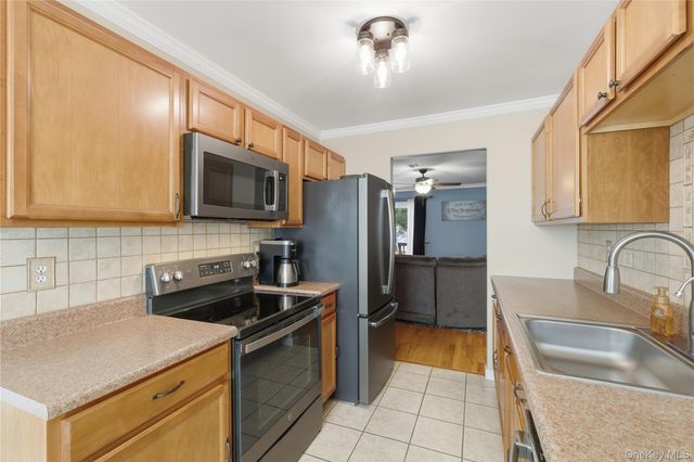 100 Boniface Drive 13B, Pine Bush, NY 12566