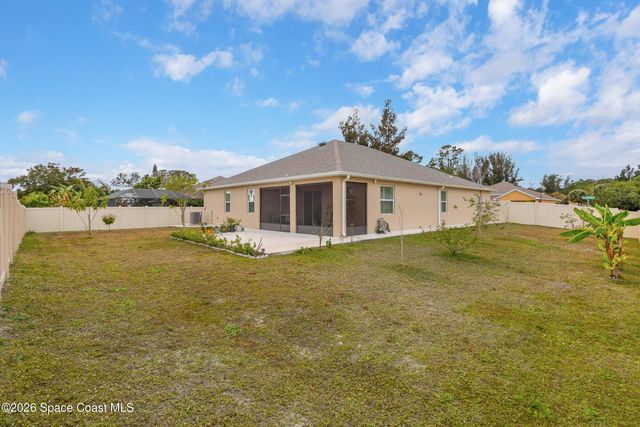 399 Calcutta Avenue NW, Palm Bay, FL 32907