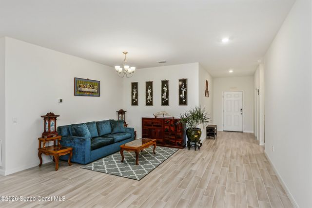 399 Calcutta Avenue NW, Palm Bay, FL 32907