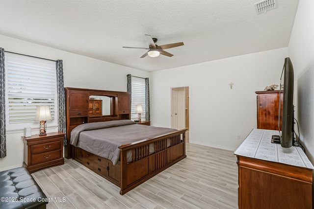 399 Calcutta Avenue NW, Palm Bay, FL 32907