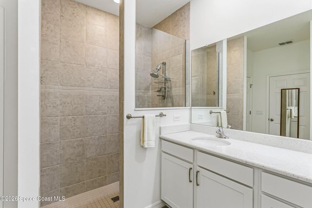 399 Calcutta Avenue NW, Palm Bay, FL 32907