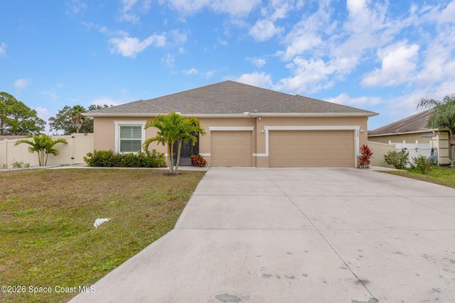 399 Calcutta Avenue NW, Palm Bay, FL 32907