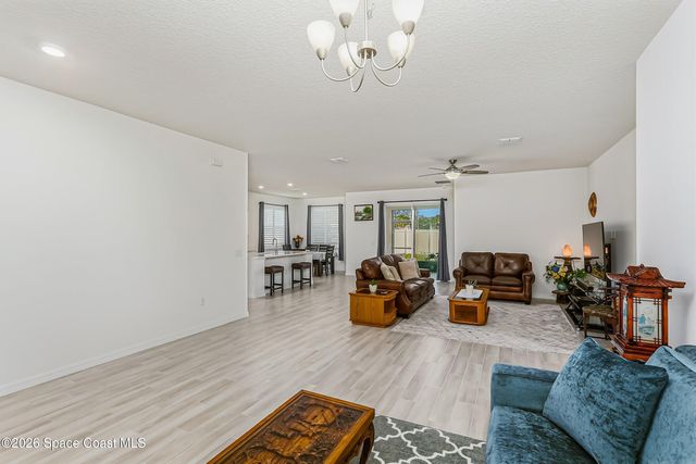 399 Calcutta Avenue NW, Palm Bay, FL 32907