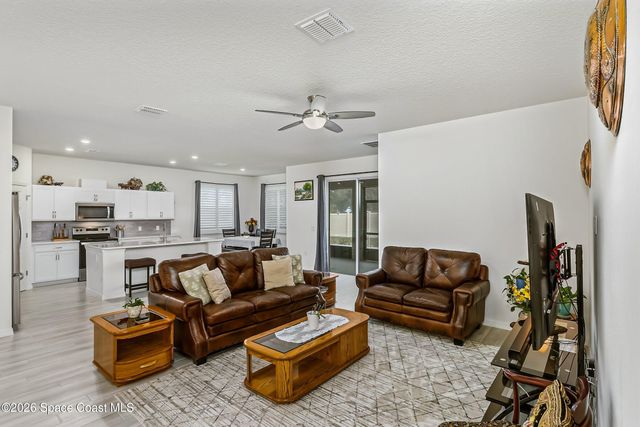 399 Calcutta Avenue NW, Palm Bay, FL 32907