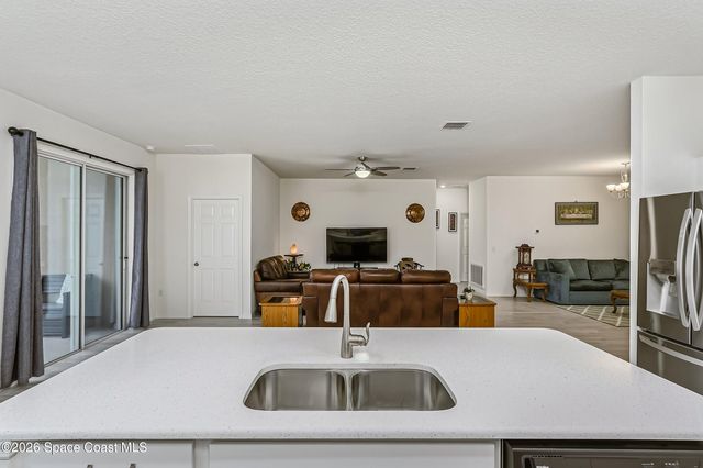 399 Calcutta Avenue NW, Palm Bay, FL 32907