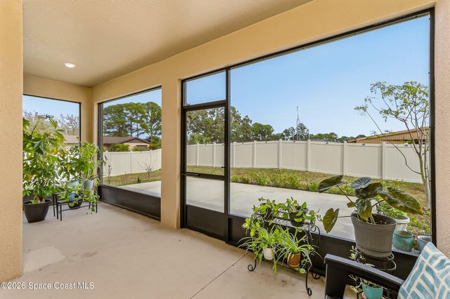 399 Calcutta Avenue NW, Palm Bay, FL 32907