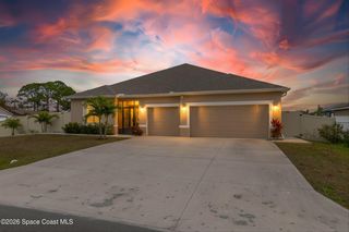 399 Calcutta Avenue NW, Palm Bay, FL 32907