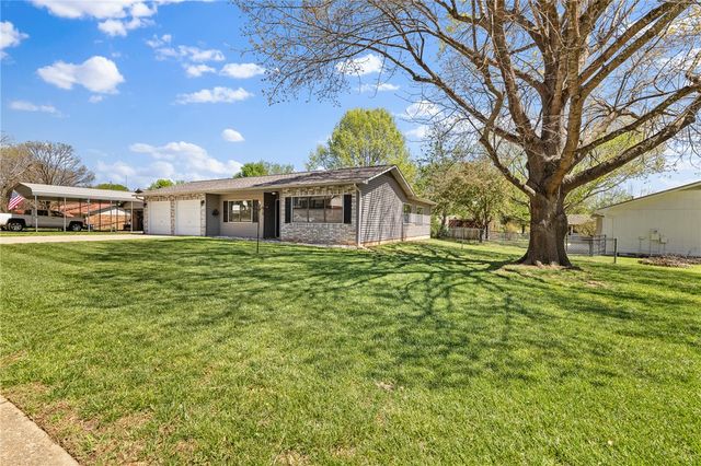 916 Quail Avenue, Harrison, AR 72601