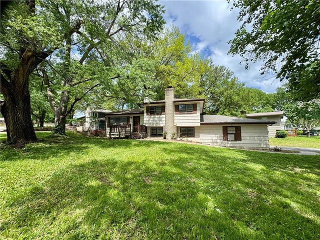 7311 Stearns Street, Shawnee, KS 66203