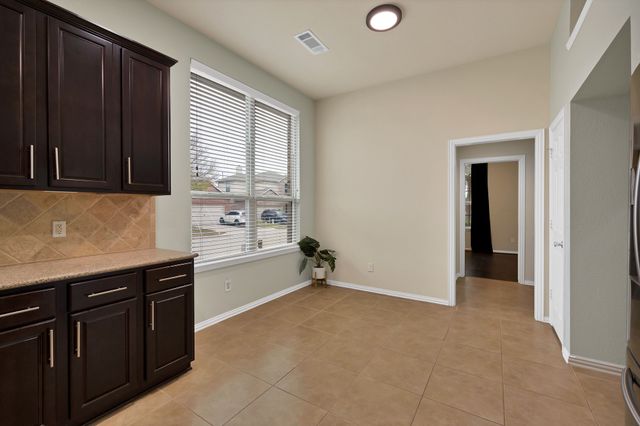 600 Cattlemans Way, Fort Worth, TX 76131