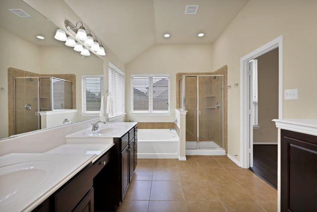 600 Cattlemans Way, Fort Worth, TX 76131