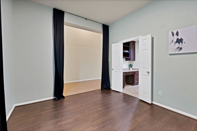 600 Cattlemans Way, Fort Worth, TX 76131