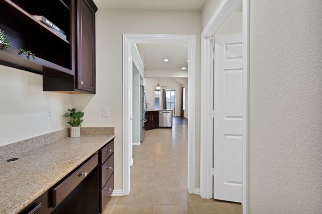 600 Cattlemans Way, Fort Worth, TX 76131