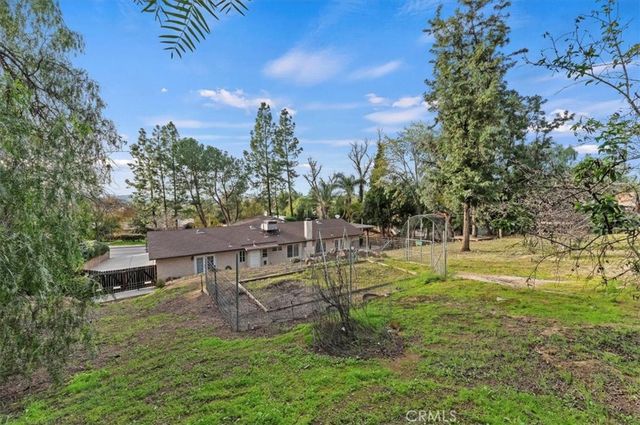 16930 Washington, Riverside, CA 92504