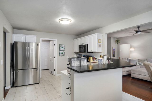 5423 Basswood Court W, Springfield, MO 65802