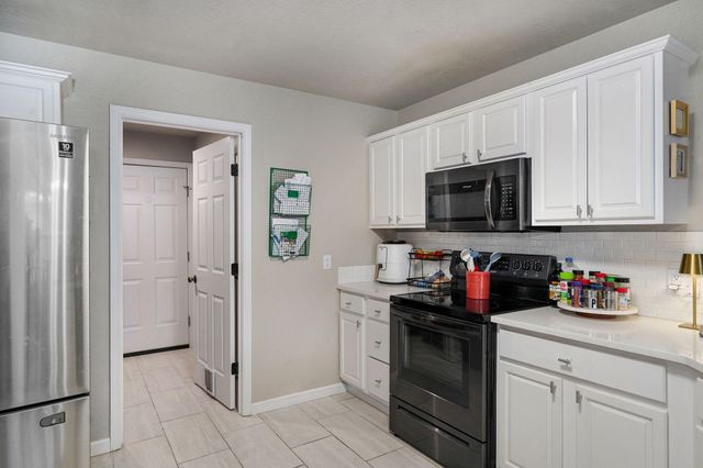 5423 Basswood Court W, Springfield, MO 65802