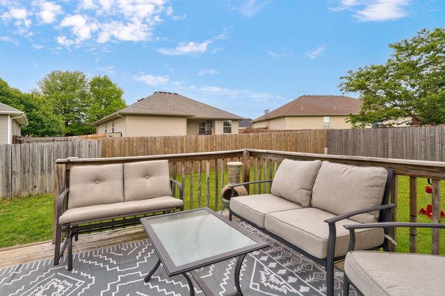 5423 Basswood Court W, Springfield, MO 65802