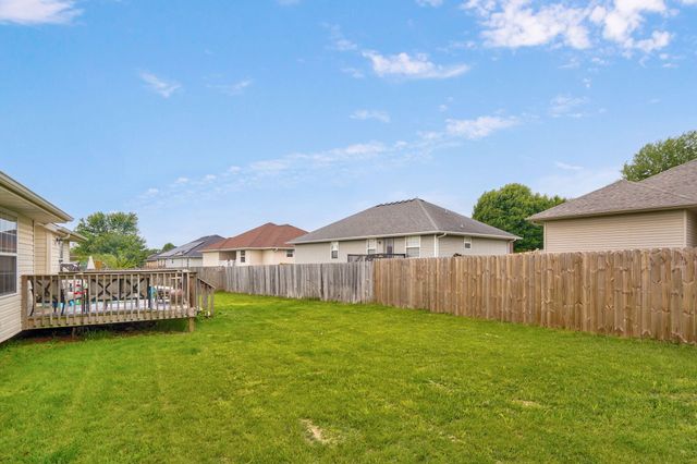 5423 Basswood Court W, Springfield, MO 65802