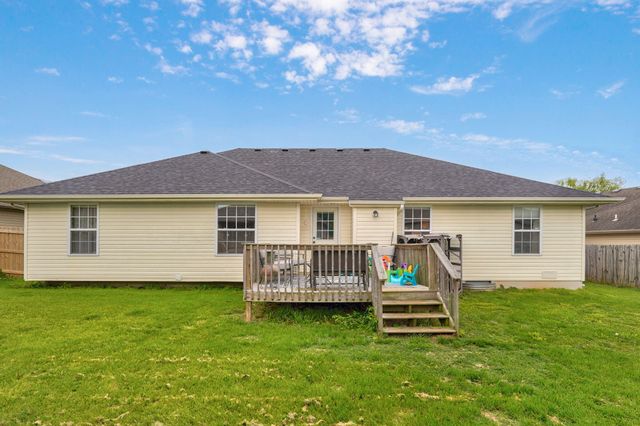 5423 Basswood Court W, Springfield, MO 65802