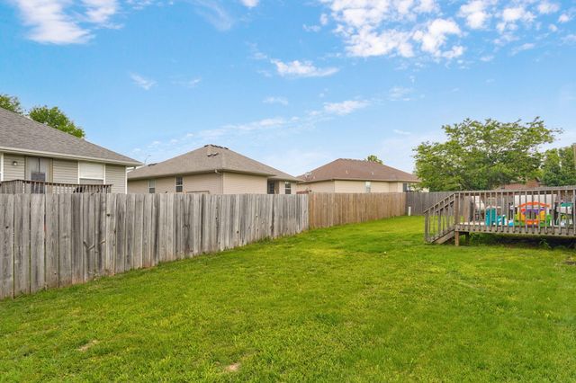 5423 Basswood Court W, Springfield, MO 65802
