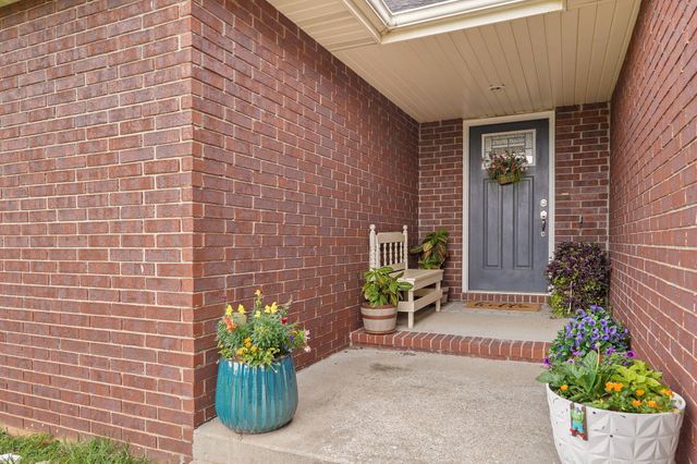5423 Basswood Court W, Springfield, MO 65802