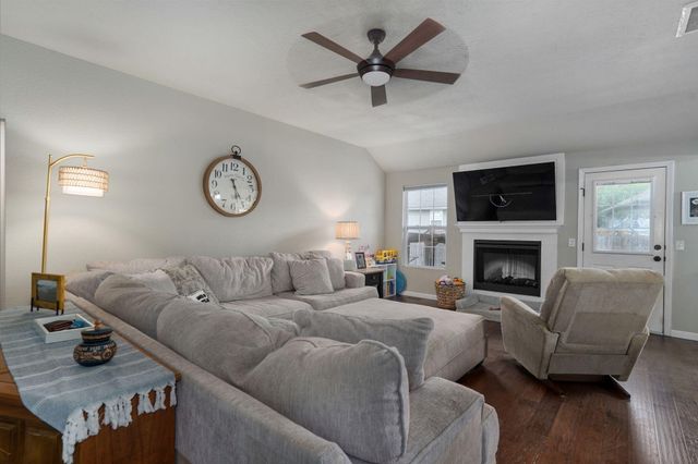 5423 Basswood Court W, Springfield, MO 65802