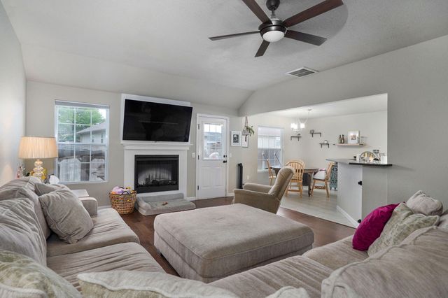 5423 Basswood Court W, Springfield, MO 65802
