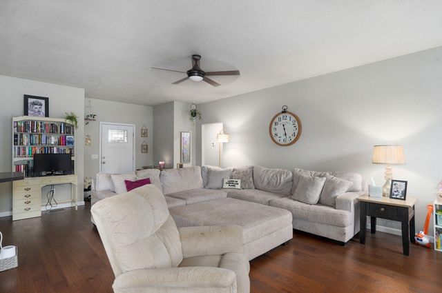 5423 Basswood Court W, Springfield, MO 65802